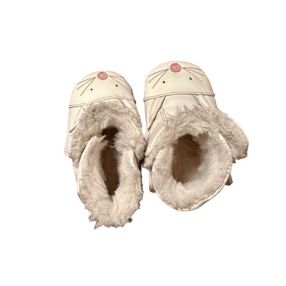 Jack & Lily white fleece lined bunny boots w/ rubber sole. 18-24m, 6.5. - Picture 5 of 12